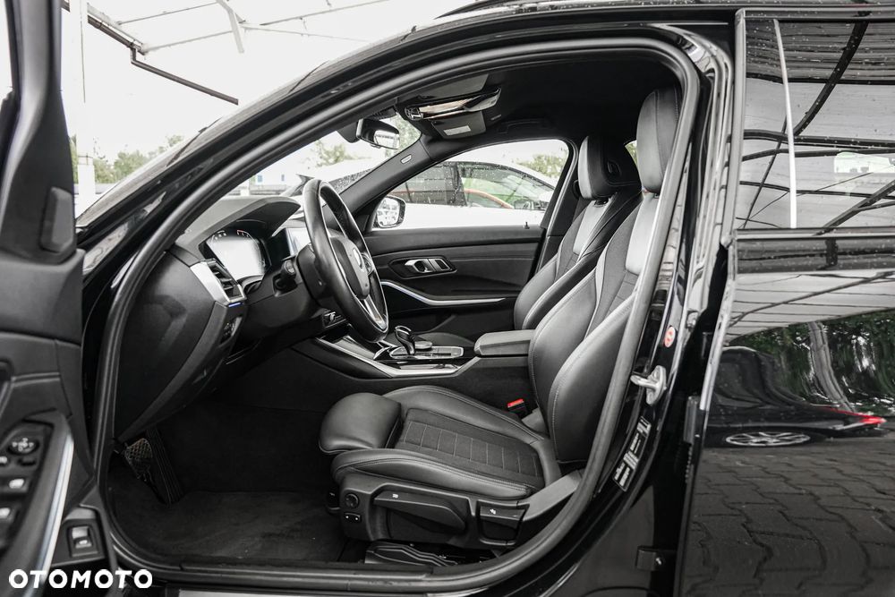 BMW Seria 3 320d Touring Sport Line - 23