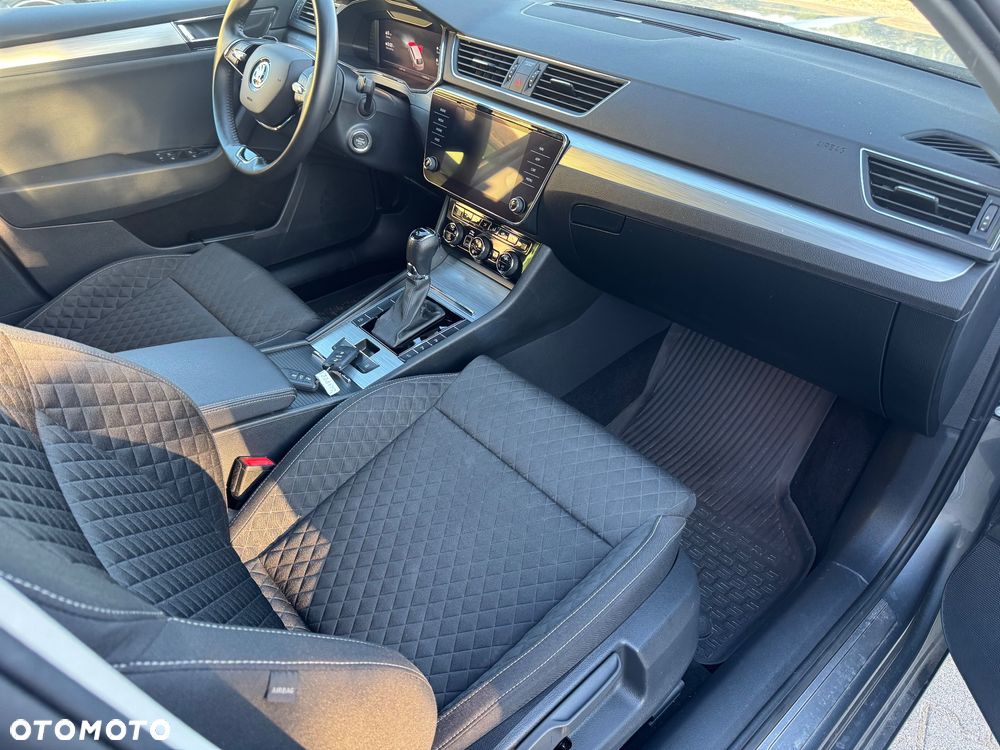 Skoda Superb 2.0 TDI DSG Premium Edition - 10