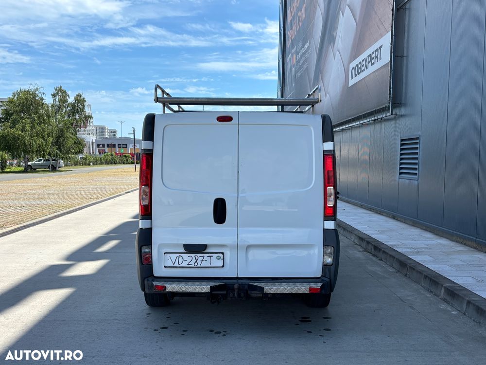 Opel Vivaro - 8