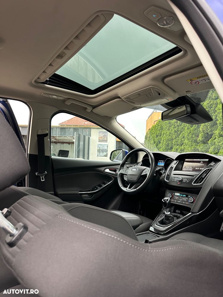 Ford Focus 1.5 EcoBoost Titanium - 24