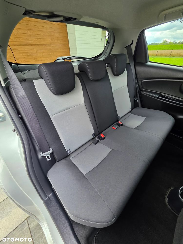 Toyota Yaris 1.5 Premium - 21