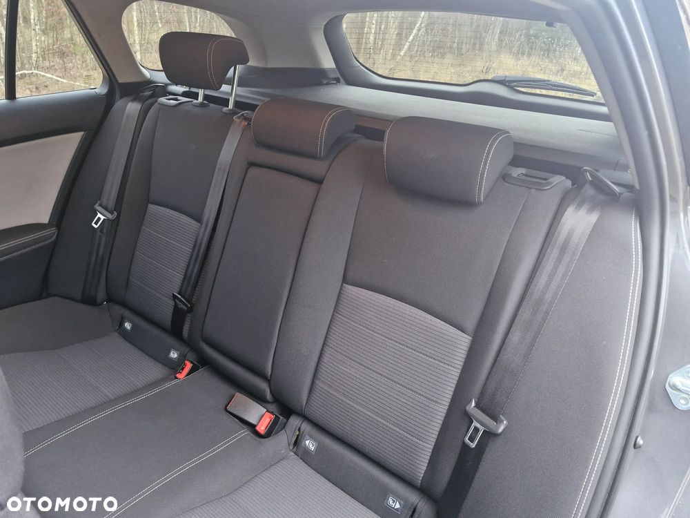 Toyota Avensis 2.0 D-4D Premium - 21