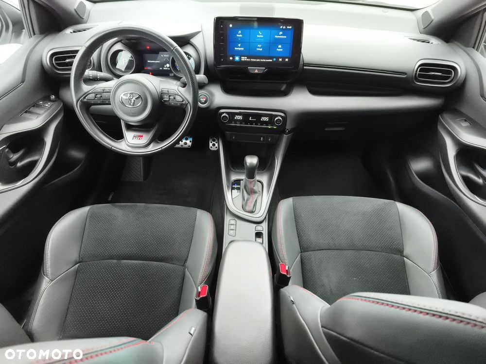 Toyota Yaris - 12