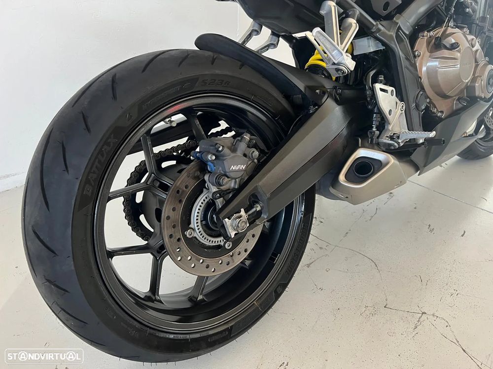 Honda CBR 650R - 12