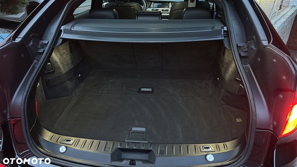 BMW 5GT 550i - 9