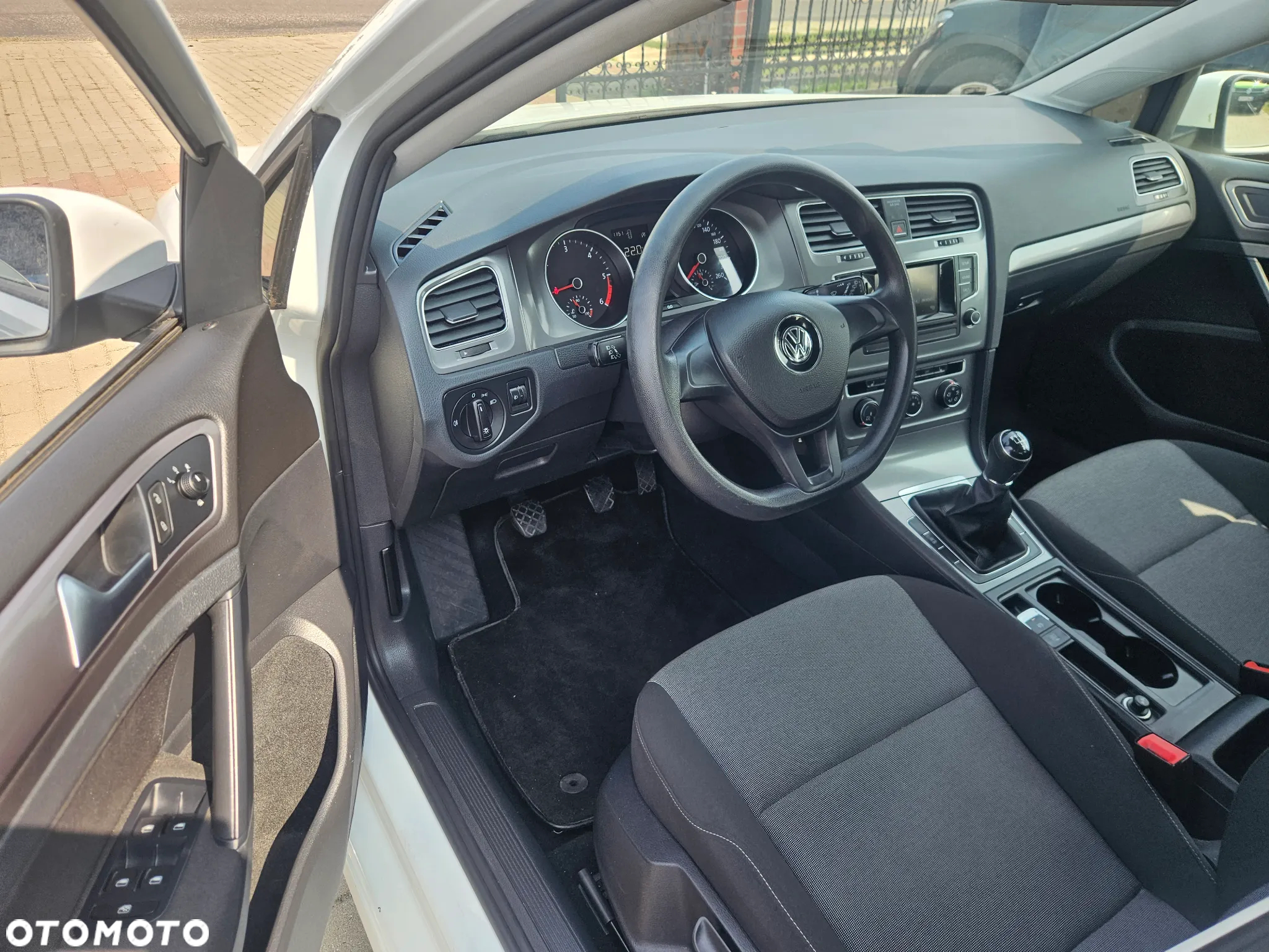 Volkswagen Golf 1.6 TDI DPF Trendline - 7