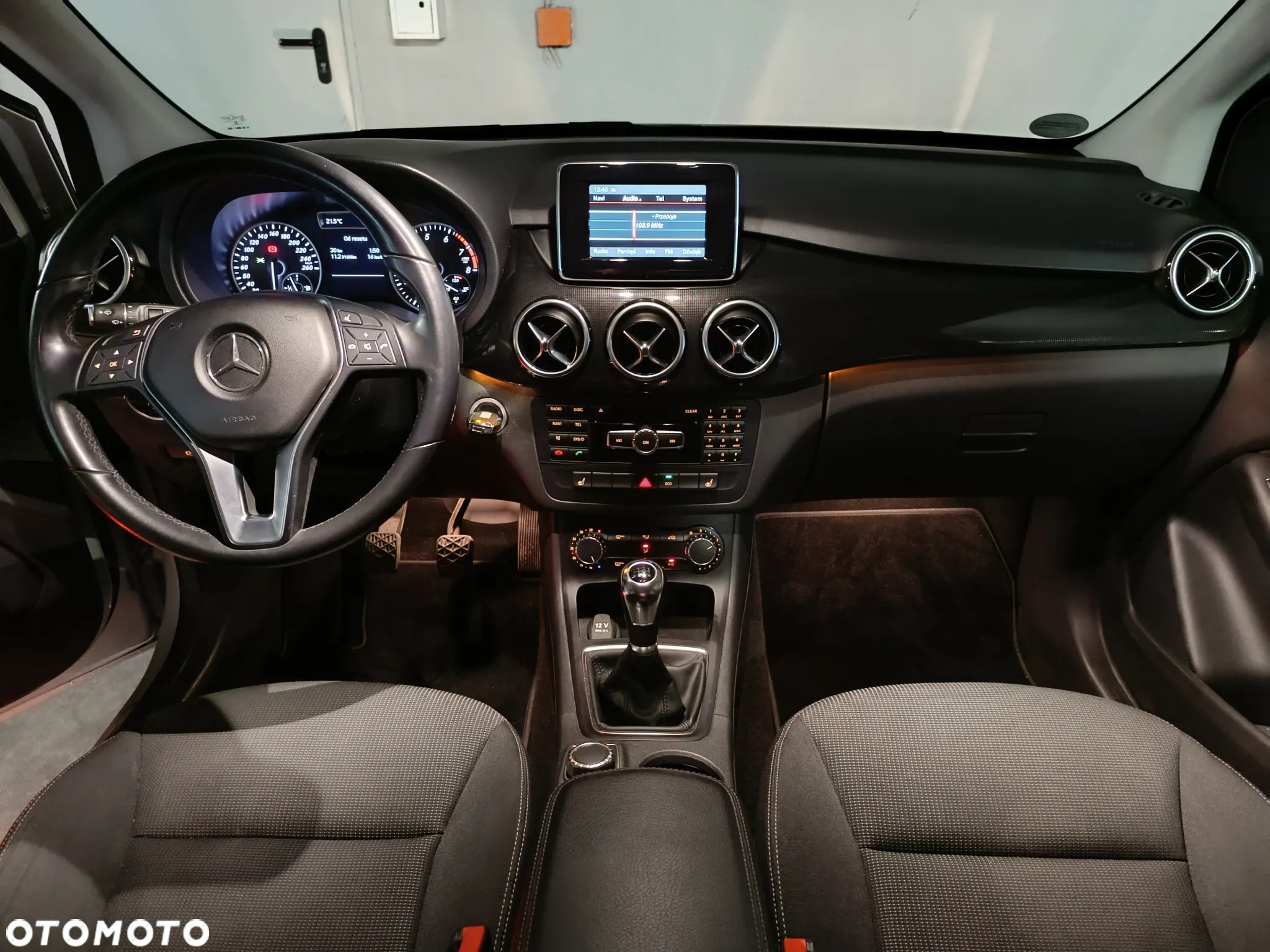 Mercedes-Benz Klasa B 180 (BlueEFFICIENCY) - 33