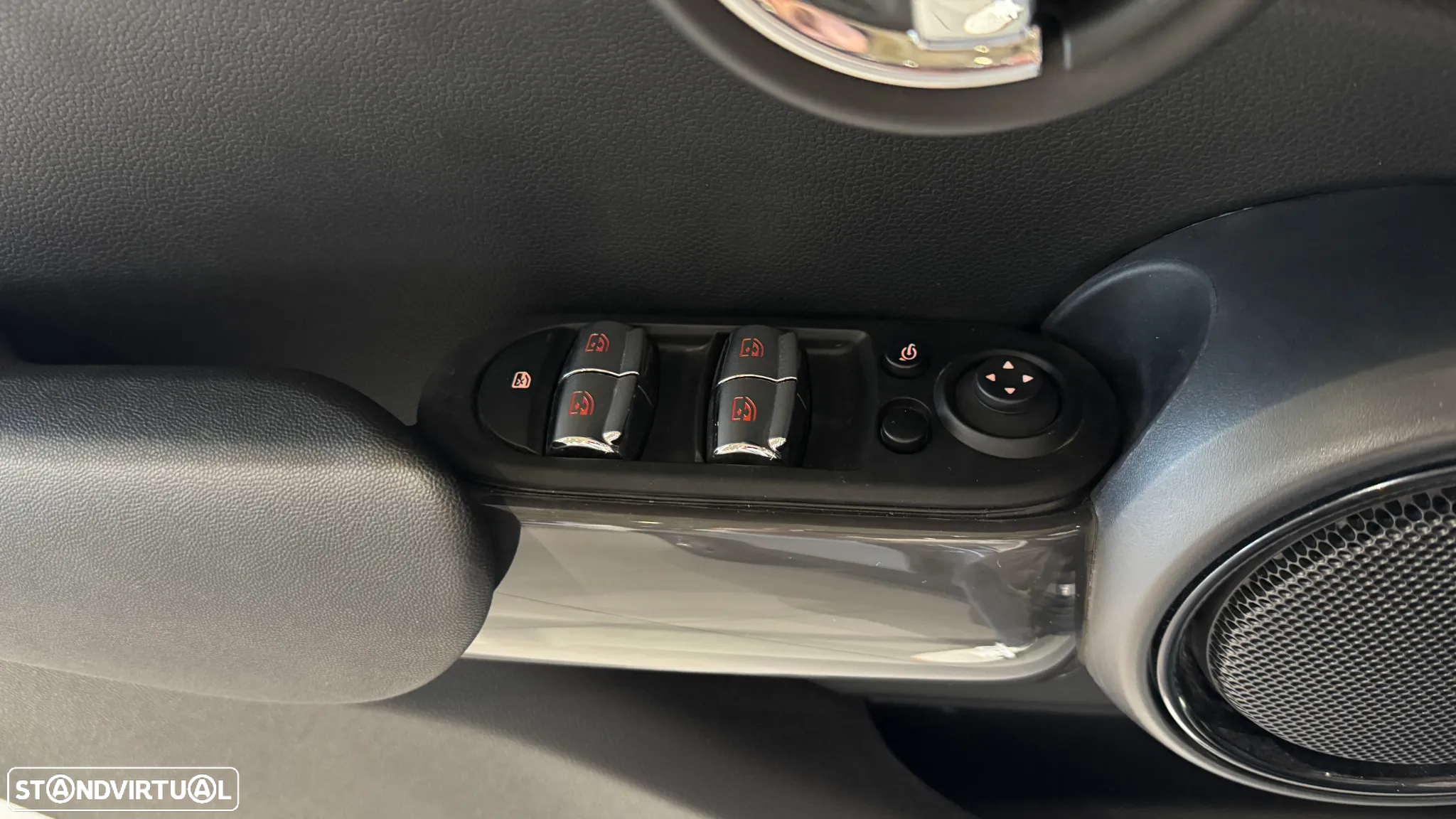 MINI 5 Portas Cooper Premium First Essential - 21