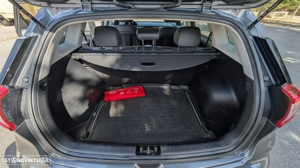 Kia Niro 1.6 GDi HEV - 17