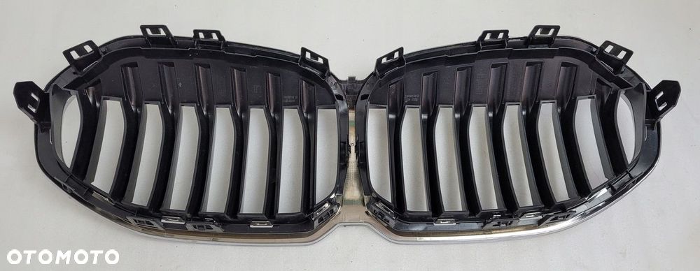GRILL ATRAPA NERKI CHROM BMW 1 F40 2019- - 7