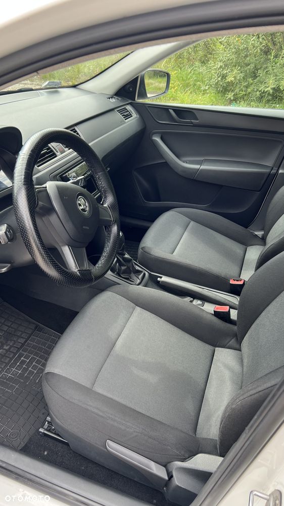 Skoda RAPID 1.2 Active - 14