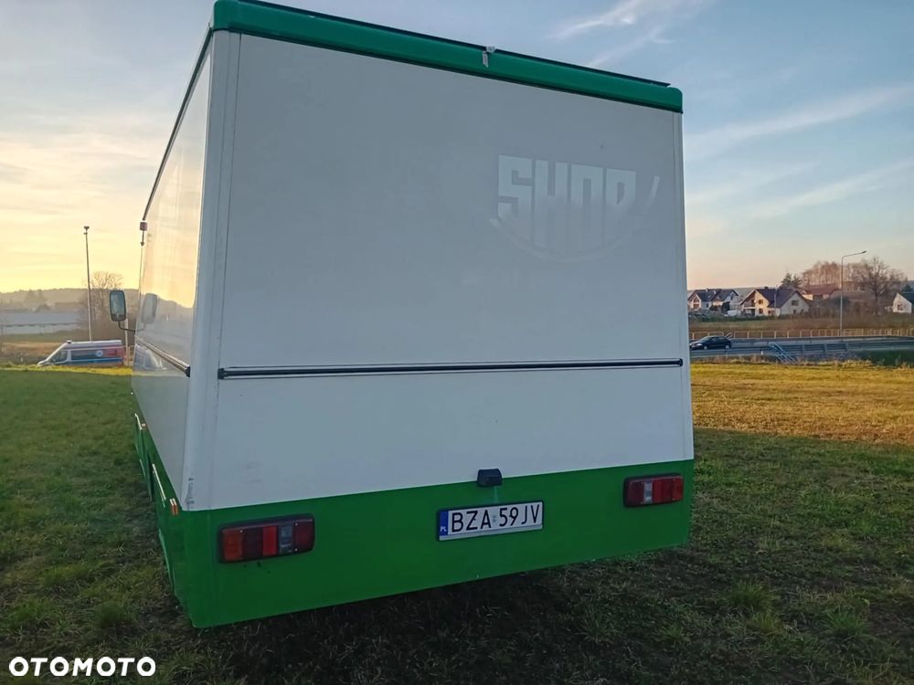 Mercedes-Benz 711D - 5