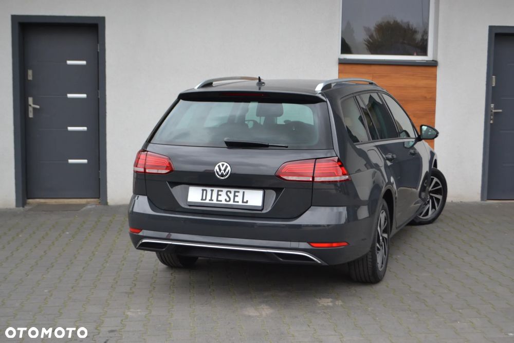 Volkswagen Golf - 8