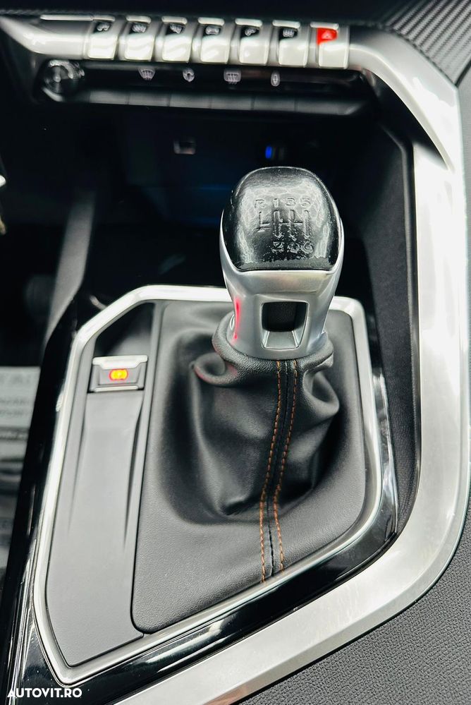 Peugeot 5008 PureTech 130 Allure - 24