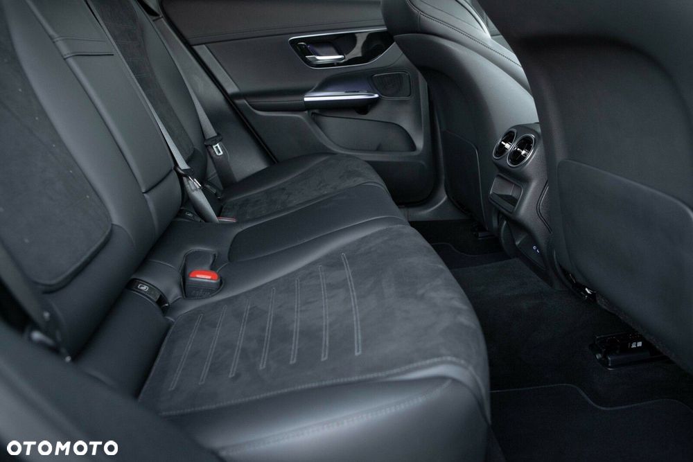 Mercedes-Benz GLC - 28