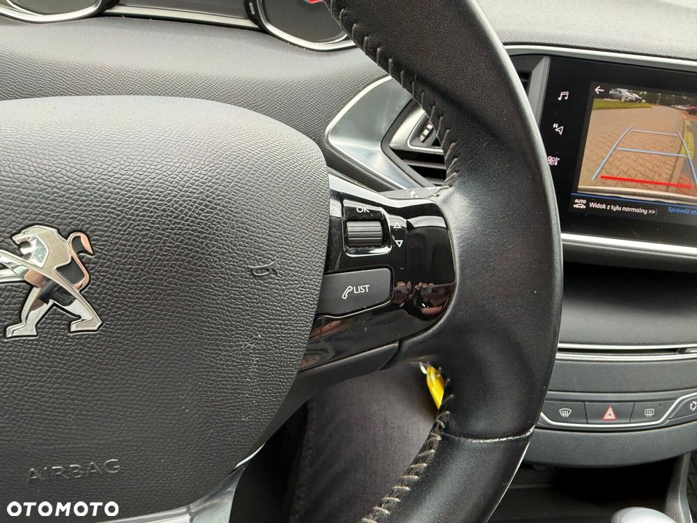 Peugeot 308 1.2 PureTech Allure Pack S&S - 22