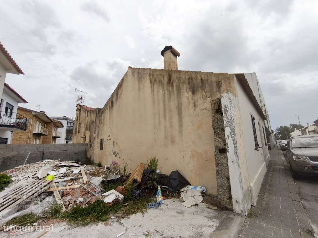 Oportunidade Única: Moradia para Reconstruir a Minutos da Praia! - Grande imagem: 4/7