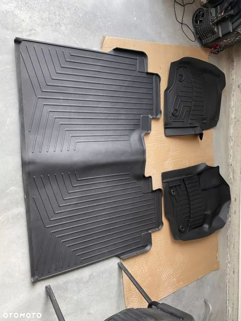 Gumowe dywaniki samochodowe Ford F150 2015-21 r. - 2