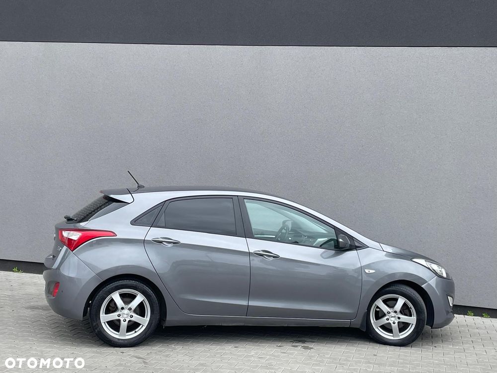 Hyundai i30 i30cw 1.4 UEFA EURO 2012 Edition - 11