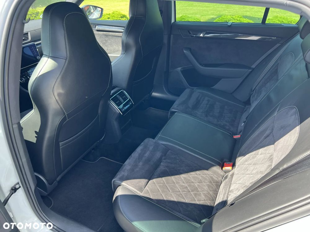 Skoda Superb 2.0 TDI 4x4 Sportline DSG - 25