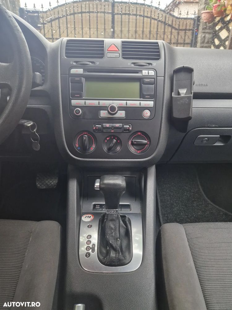 Volkswagen Golf 2.0 TDI Comfortline DSG - 7
