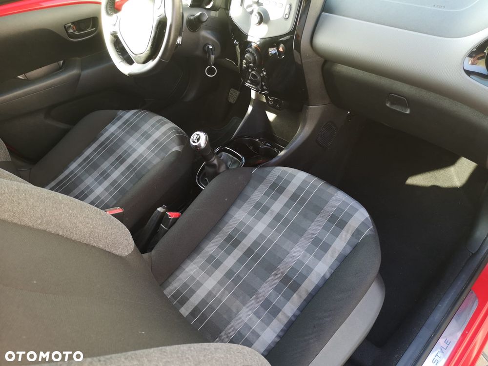 Peugeot 108 VTI 72 Top Allure - 12
