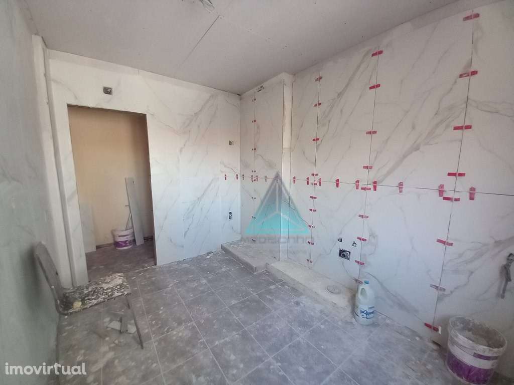 Apartamento T2 Totalmente Remodelado em Setúbal - Bairro Afonso Costa - Grande imagem: 4/35