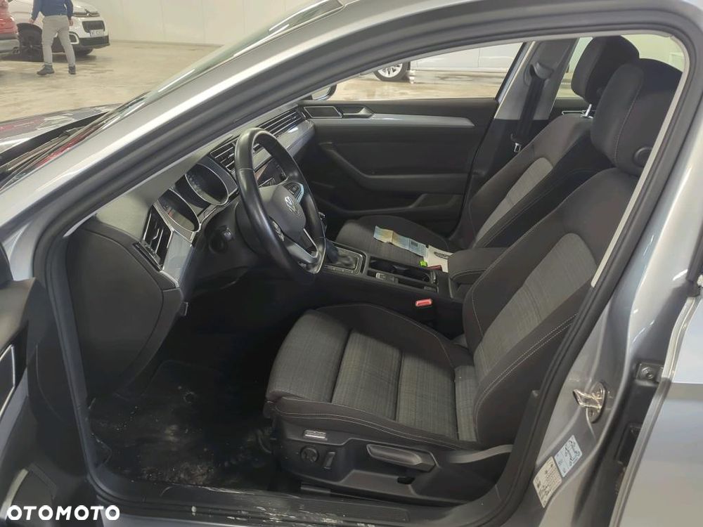 Volkswagen Passat - 8