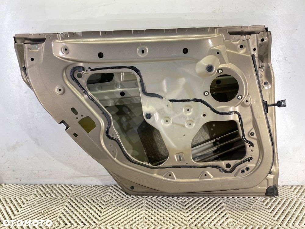 DRZWI LEWY TYŁ - 679.00 PLN - BMW 3 Gran Turismo (F34) 2012 - 2022 320 i 135 kW [184 KM] benzyna - 8