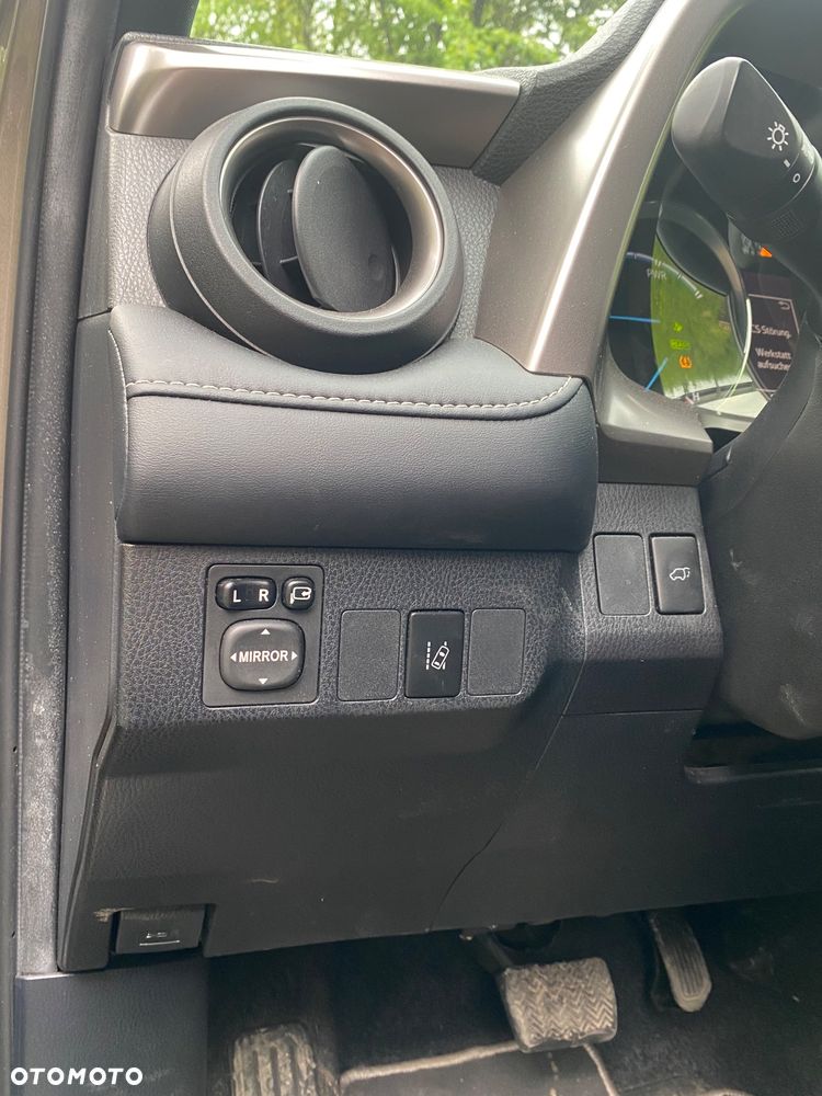 Toyota RAV4 - 16