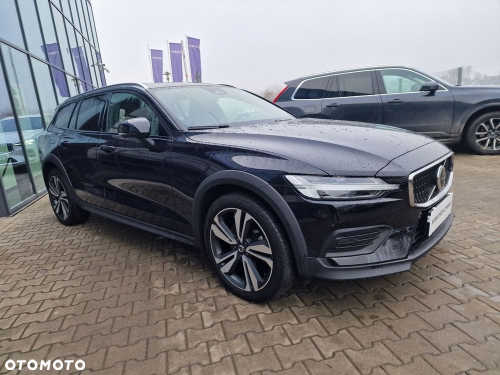 Volvo V60 Cross Country - 4