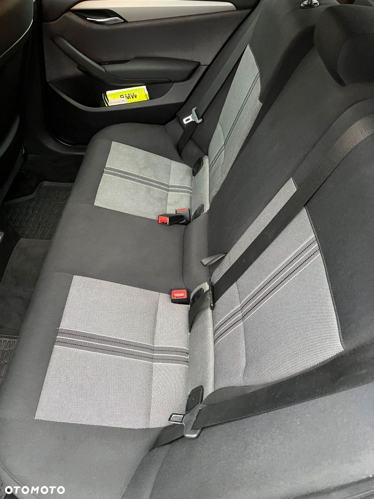 BMW X1 sDrive18d - 11