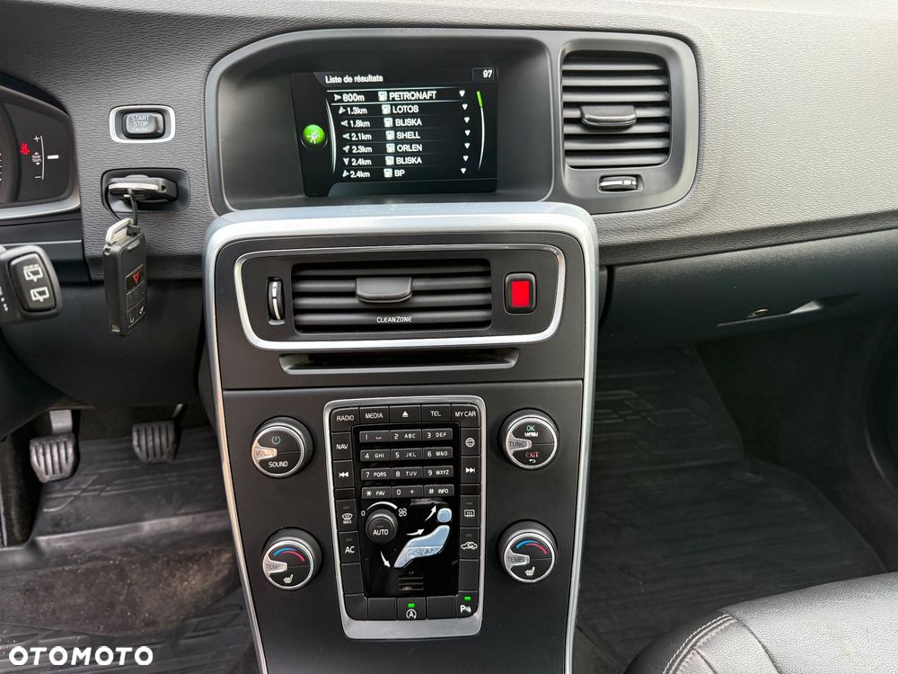 Volvo V60 D3 Summum - 19