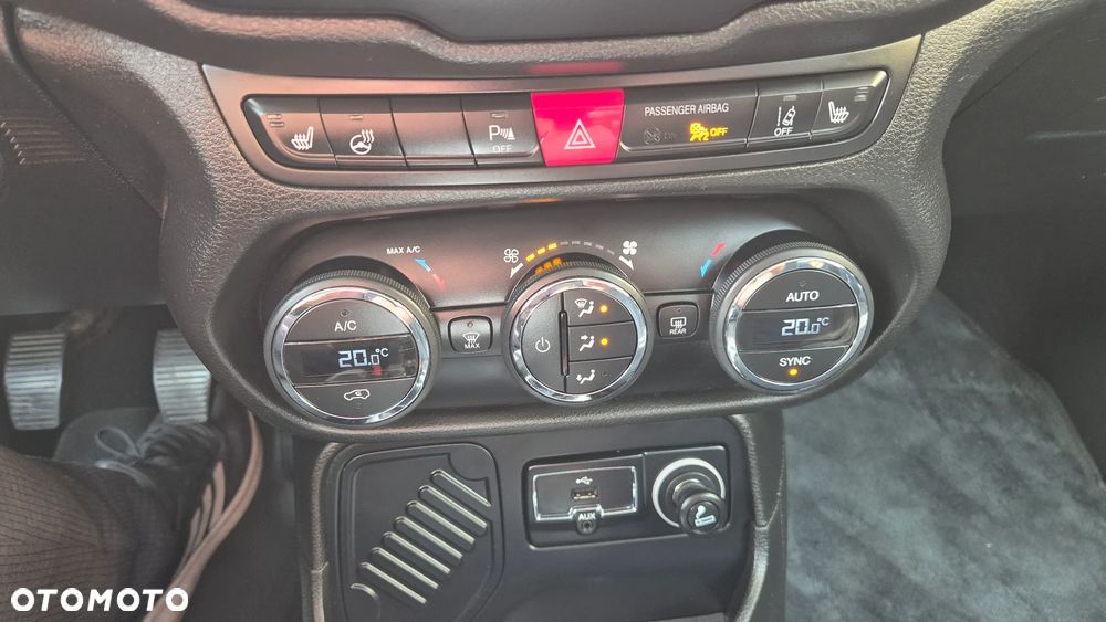 Jeep Renegade 1.4 MultiAir Limited - 21