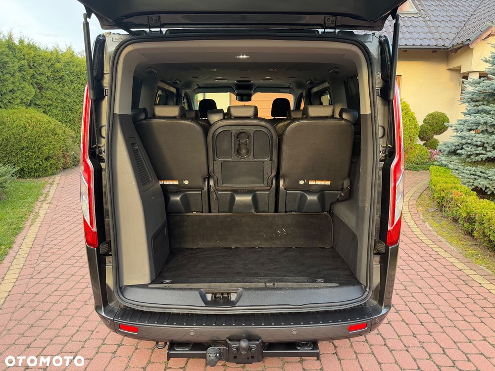Ford Tourneo Custom 2.0 EcoBlue L1 Titanium - 23