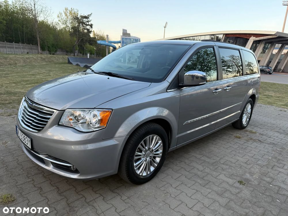 Chrysler Town & Country 3.6 Touring - 2