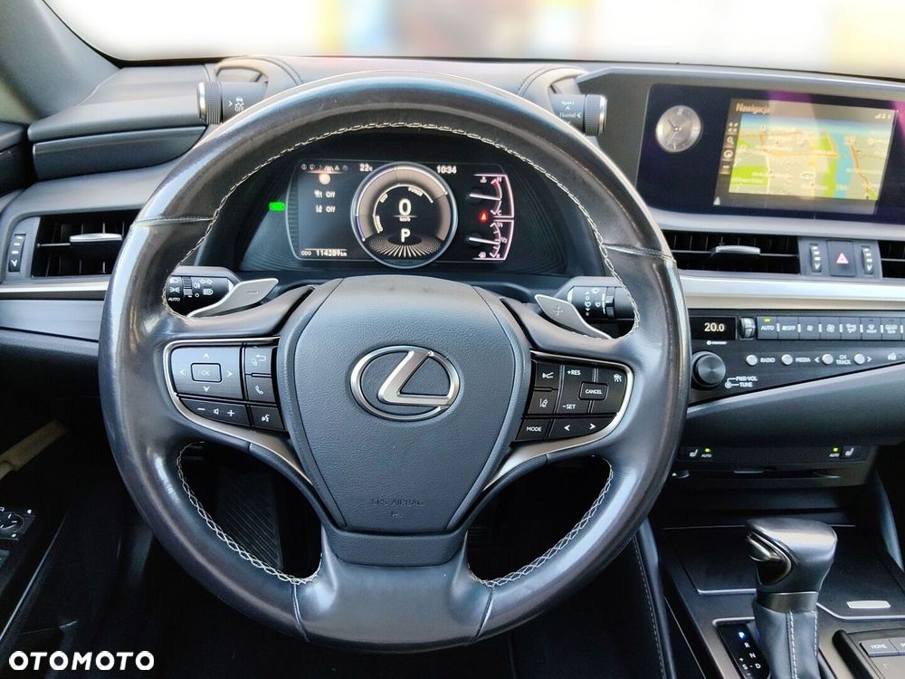 Lexus ES 300h Business Edition - 17