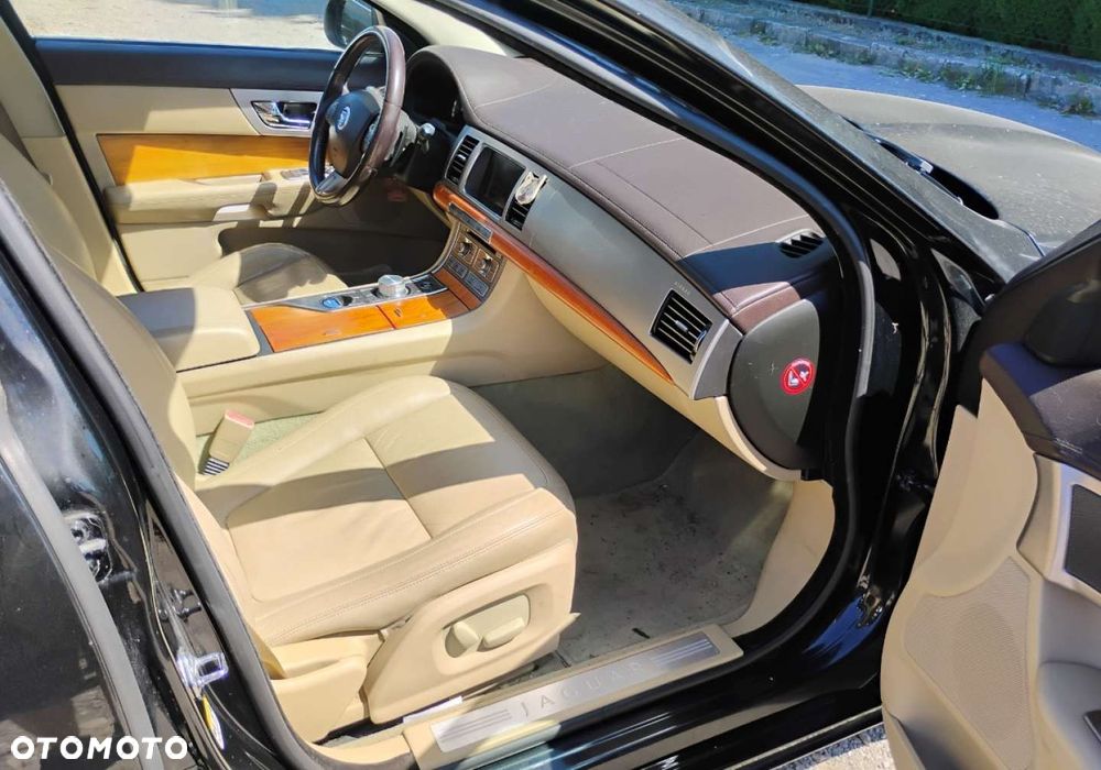 Jaguar XF - 28