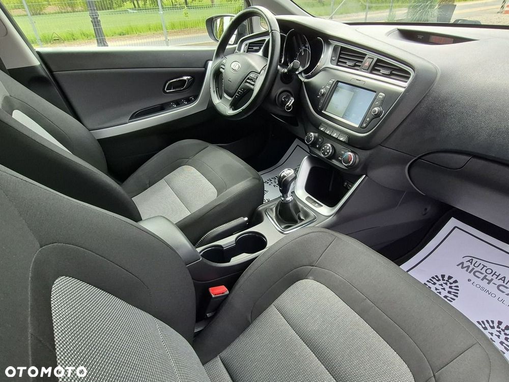 Kia Ceed - 13