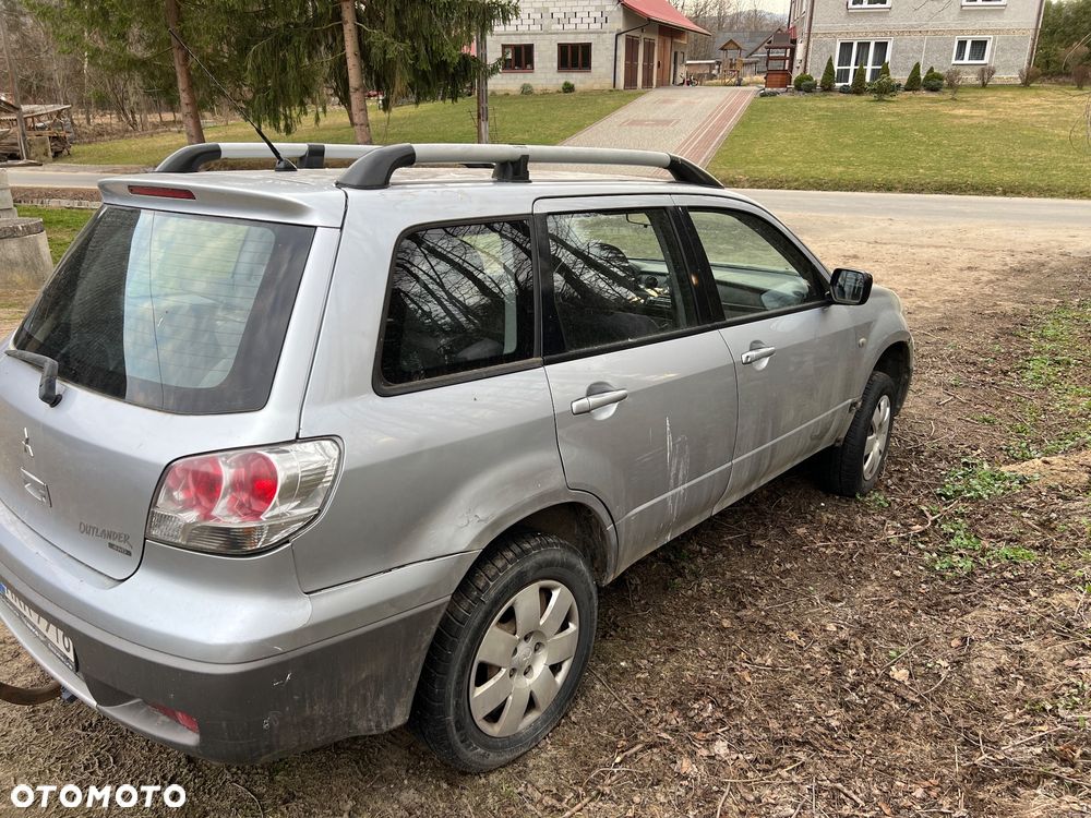 Mitsubishi Outlander 2.0 4WD Invite - 3