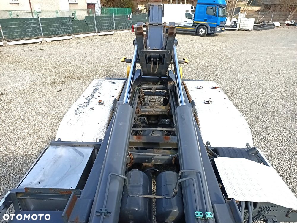 Scania P320 6x2 Hakowiec Marrel , oś skrętna - 13