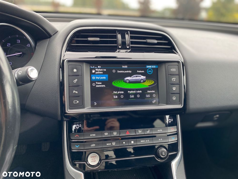 Jaguar XE 20d Prestige - 12