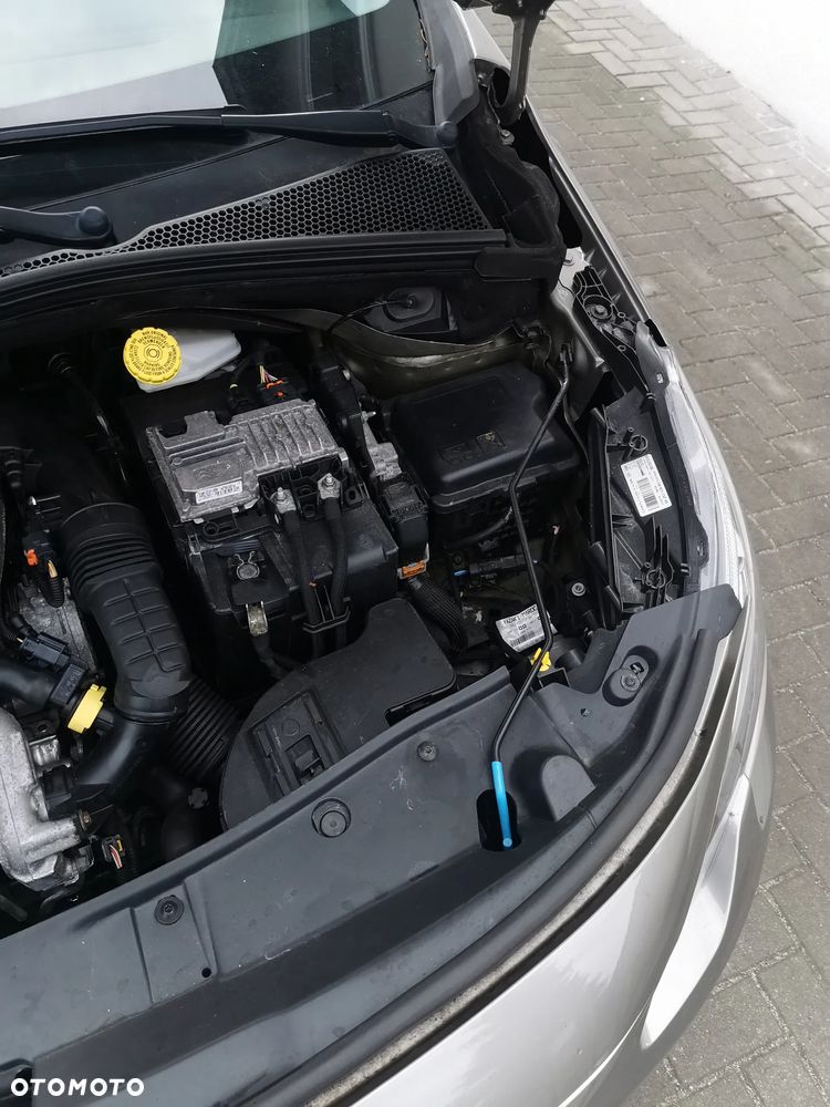 Peugeot 2008 BlueHDi 100 STOP & START Active - 6