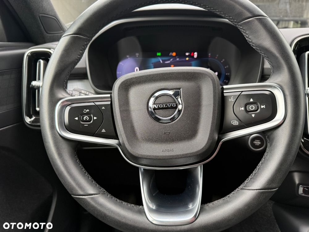 Volvo XC 40 B3 B DKG Plus Bright - 33