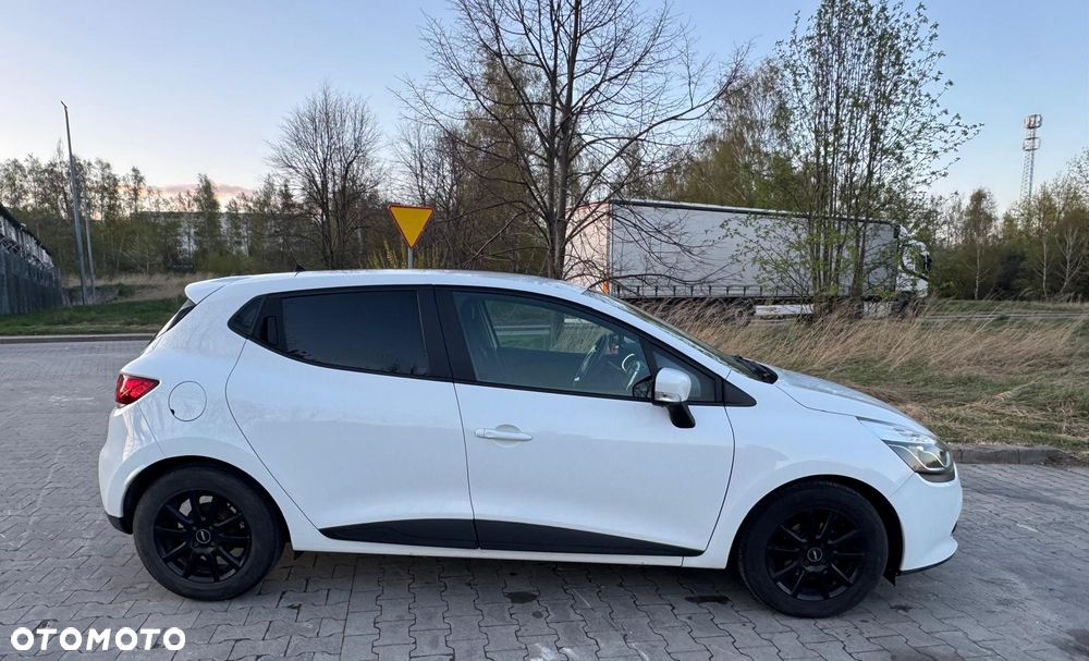 Renault Clio 1.2 16V 75 Experience - 6