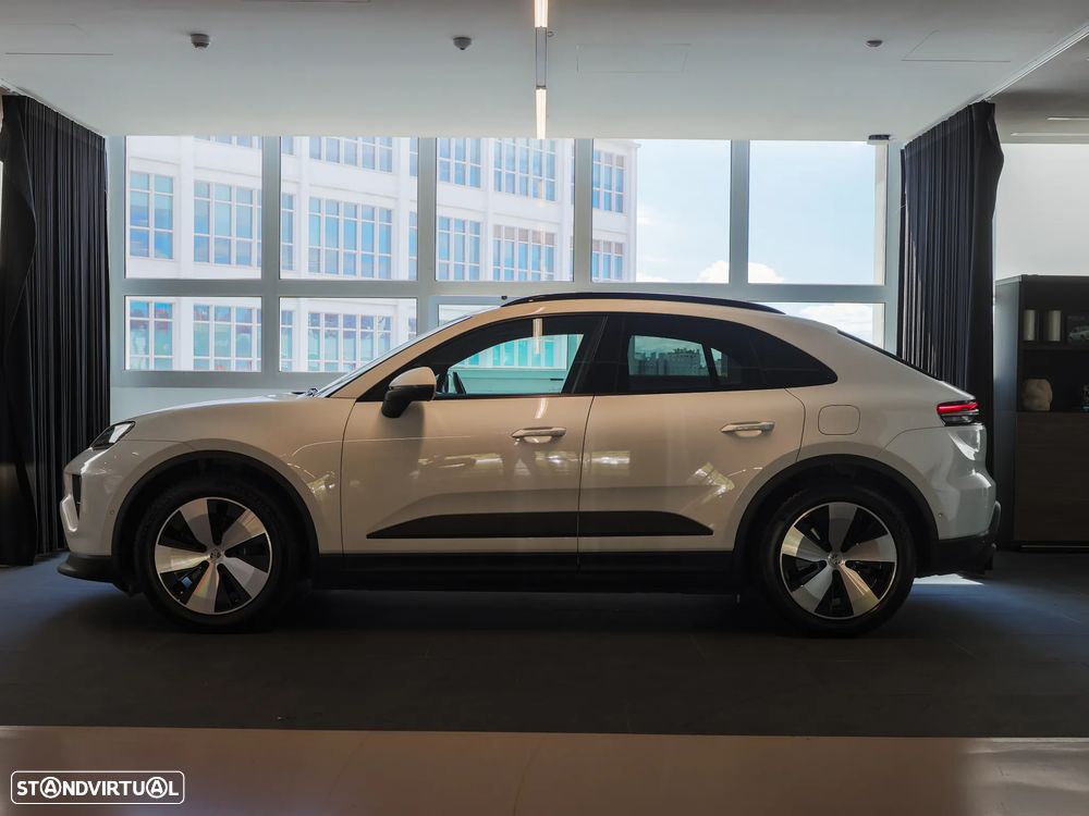 Porsche Macan Electric 4 - 8