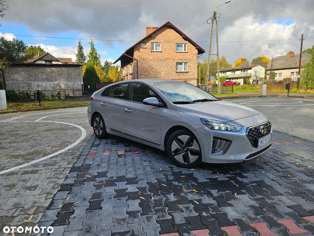 Hyundai IONIQ Hybrid Business - 26