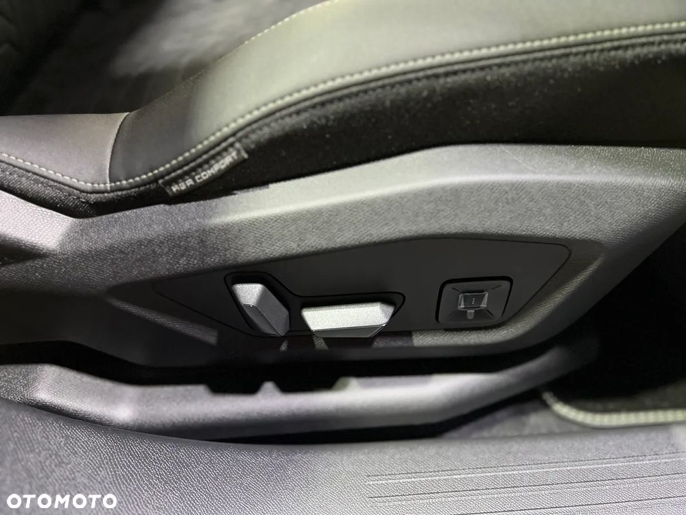 Peugeot 3008 1.2 PureTech mHEV GT E-DCS6 - 11