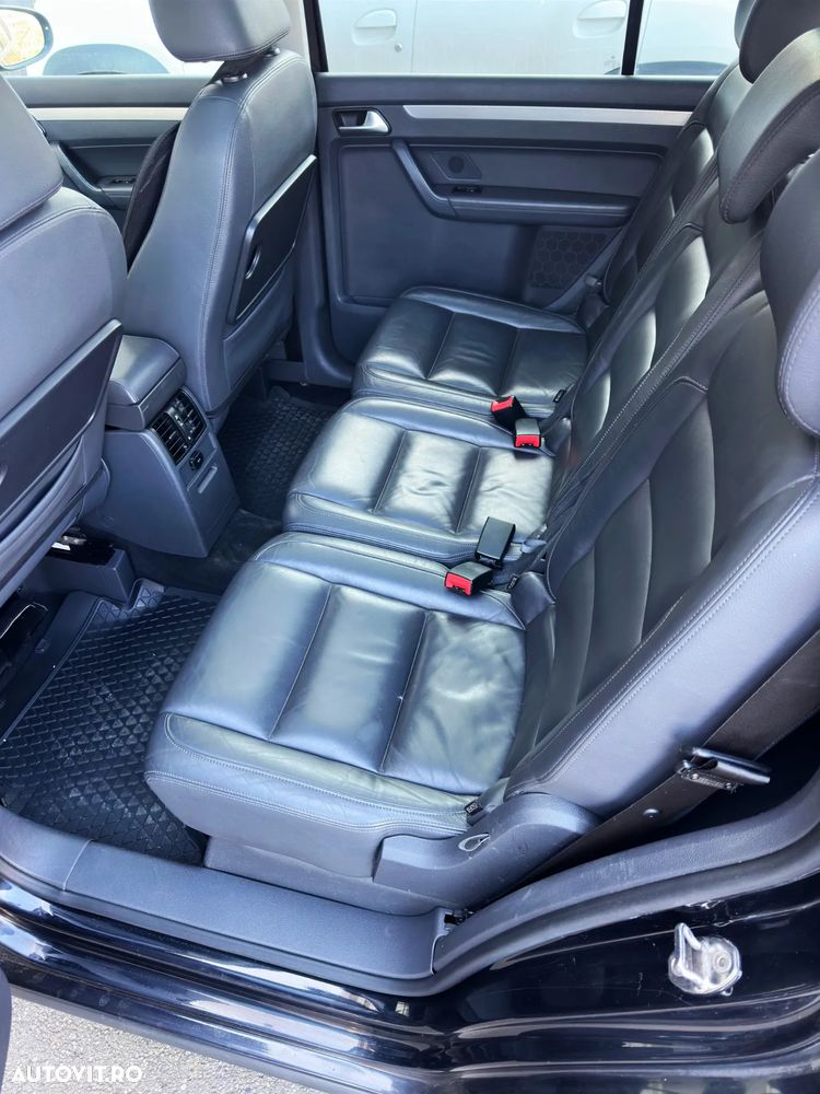 Volkswagen Touran 2.0 TDI DPF DSG Highline - 10