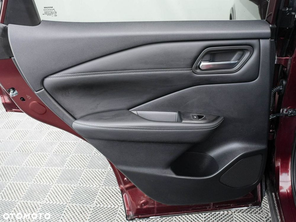 Nissan Qashqai 1.3 DIG-T MHEV N-Connecta Xtronic - 24